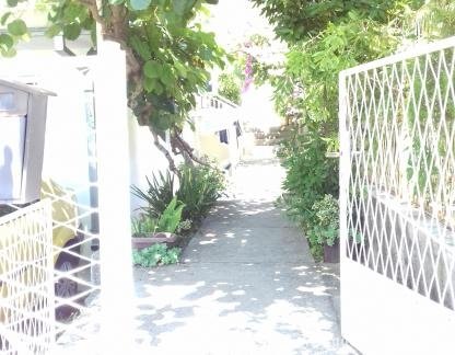 Apartmani Goca, частни квартири в града Sutomore, Черна Гора - 20180617_140526 (1)